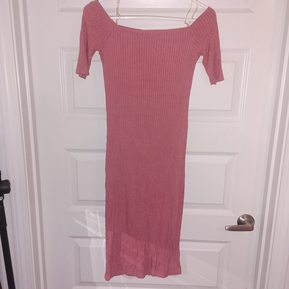 Love J Pink Off-Shoulder Ribbed Midi Dress